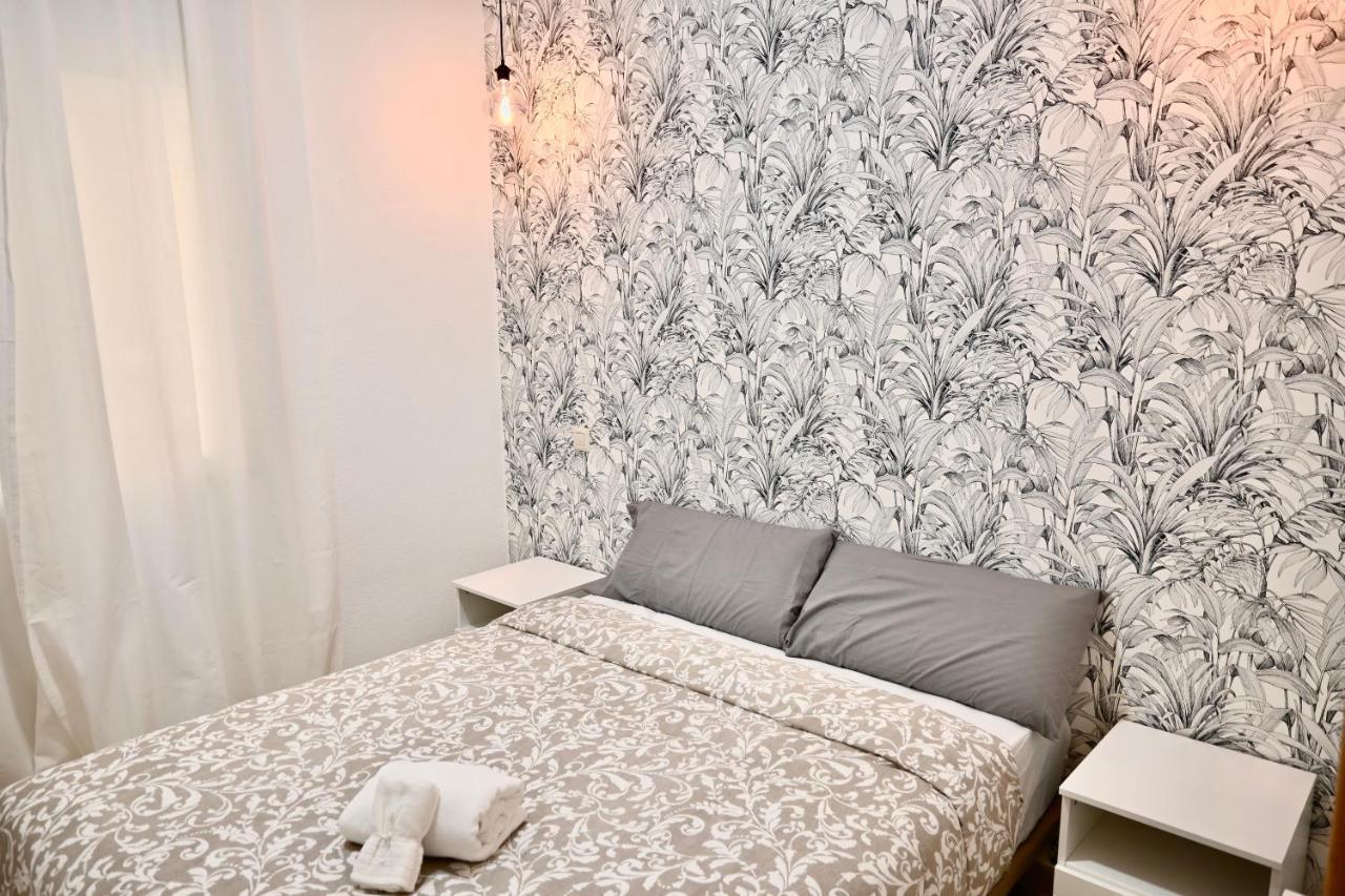 For You Rentals Centrico Apartamento Temporal En La Calle Infanta Inf1A Madrid Exterior foto
